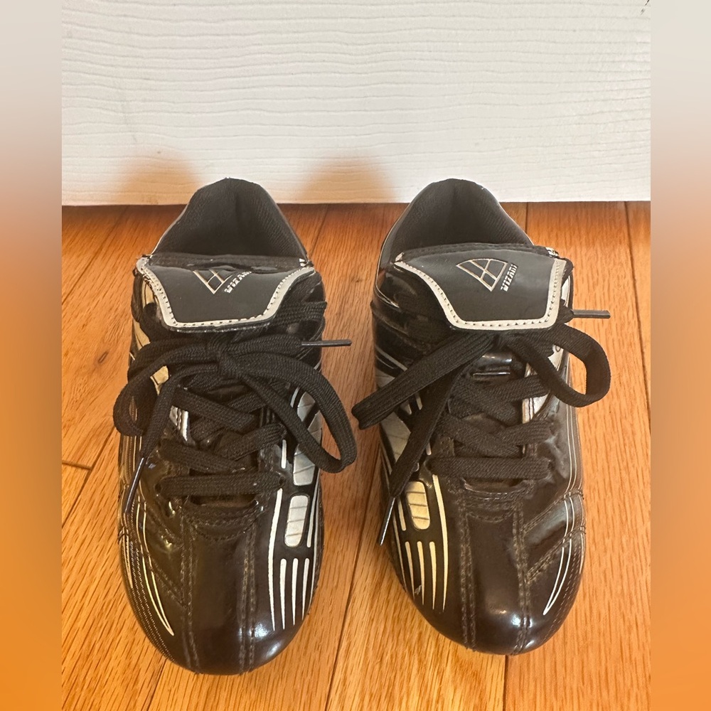 Little boys Cleats size 9.5